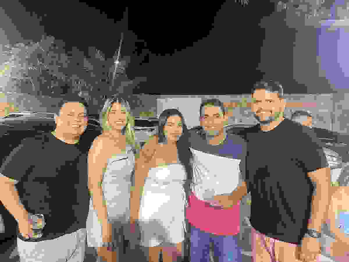   Pedro Herique com os amigos: Gustavo Reis, Jessiane Carvalho  Amanda e Luan  